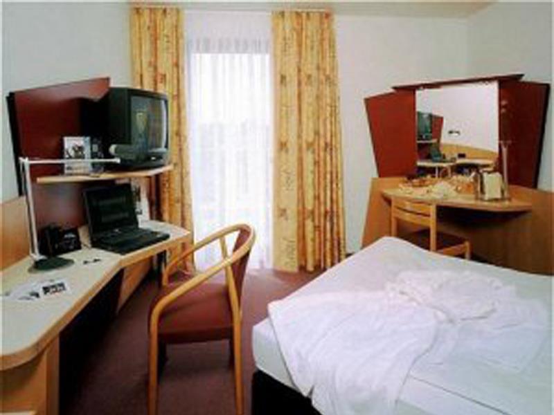Arvena Park Hotel Nuremberg Room photo
