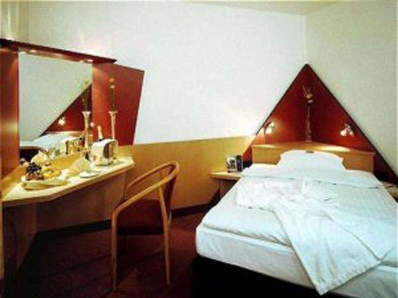 Arvena Park Hotel Nuremberg Room photo